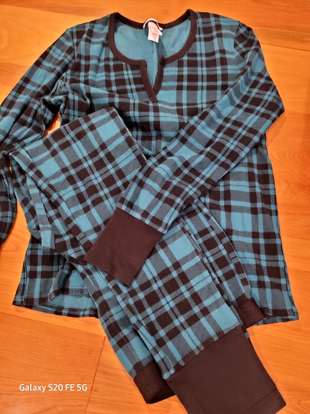 Victoria's Secret Blue Green & Black Plaid Long Sleeve Pajama Set